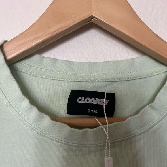 NEW CLOAKZY Shirt Women’s SZ‎ Small Bomb Design Punk Skater - Picture 2 of 13